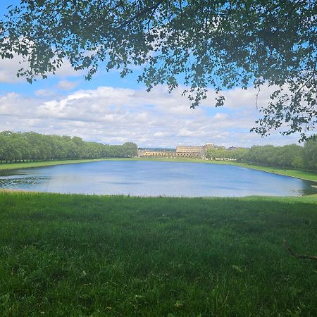 Studette Remilly A Versailles Eksteriør bilde