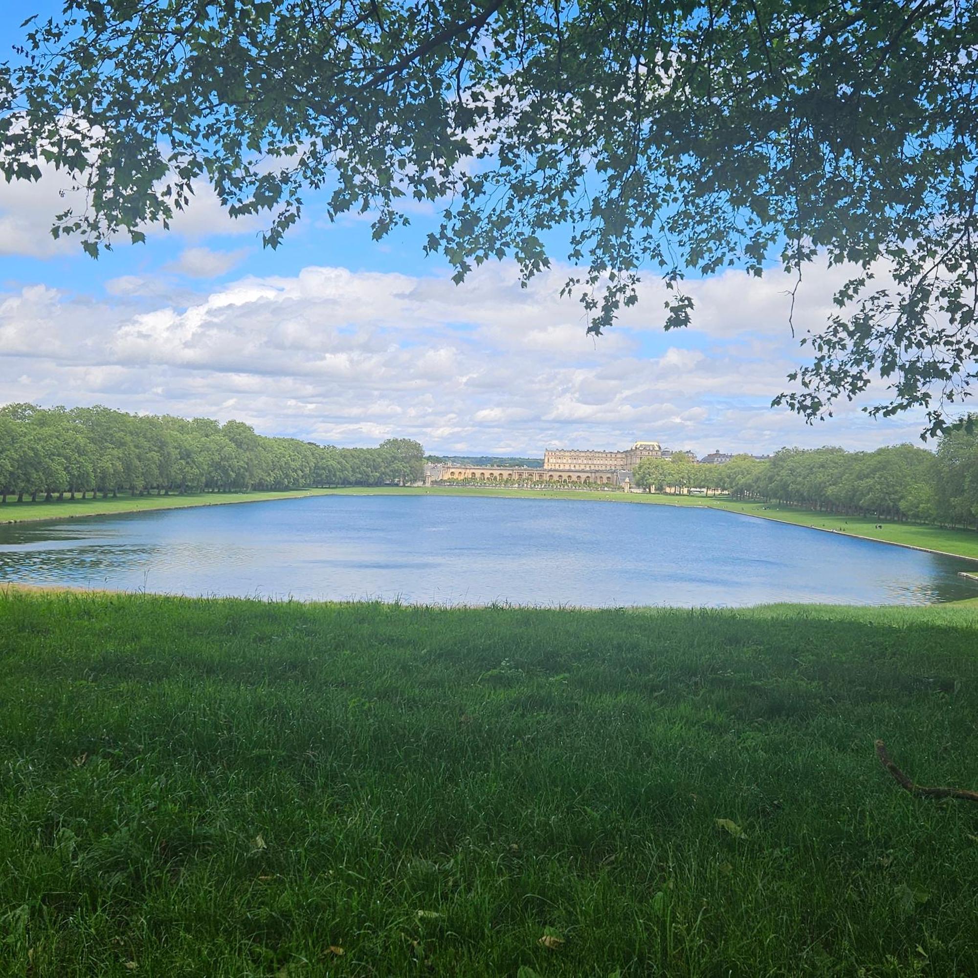 Studette Remilly A Versailles Eksteriør bilde